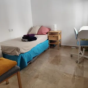 Confortable Habitacion Centrica En Piso Privado Malaga